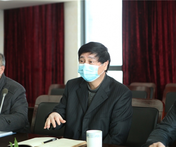 嘉兴市政协副主席马玉华来尊龙凯时丝绸集团调研事情