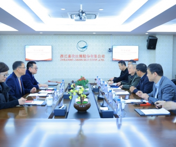 中国纺织品收支口商会曹甲昌会长一行来访调研 深入调研外贸走势，，，携手探寻前行新径